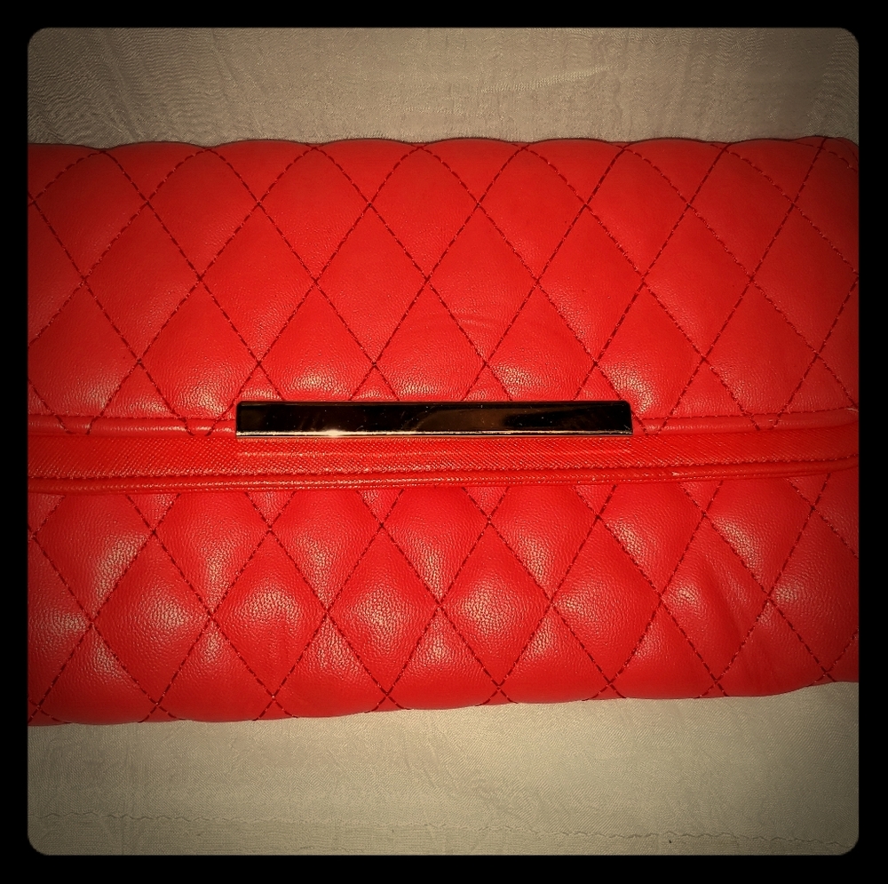 Coral clutch